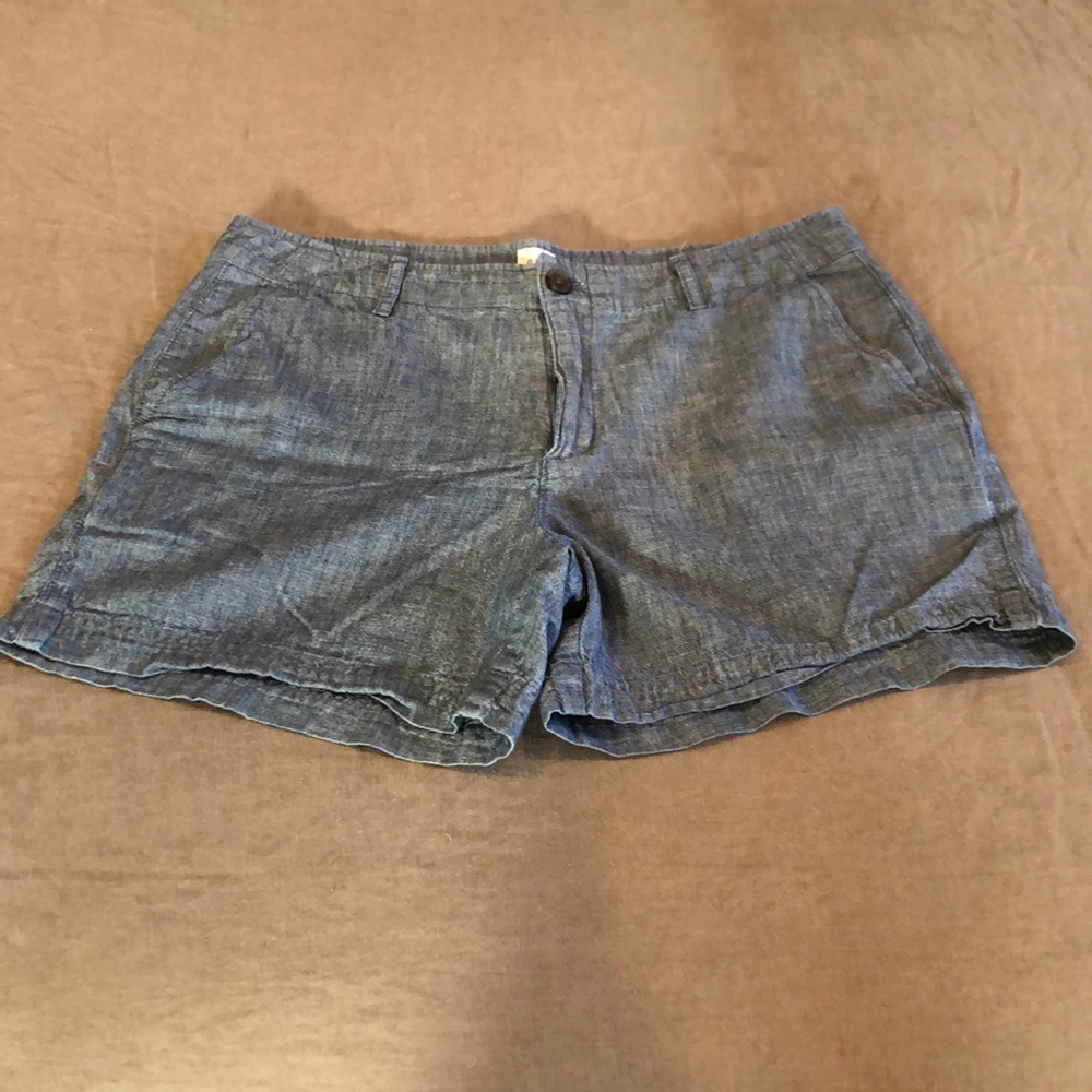 Womens GAP shorts size 6